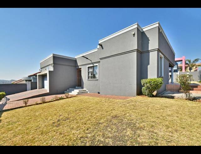 3 BEDROOM HOUSE FOR SALE IN MONDEOR